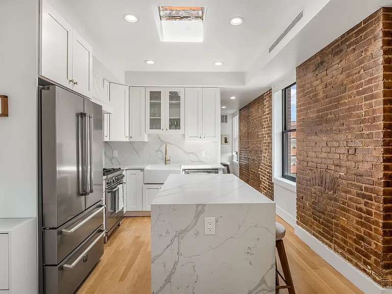 232 Willow Ave #4R — Photo 3