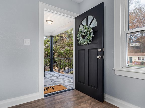 5th image of 1544 Valley Dr