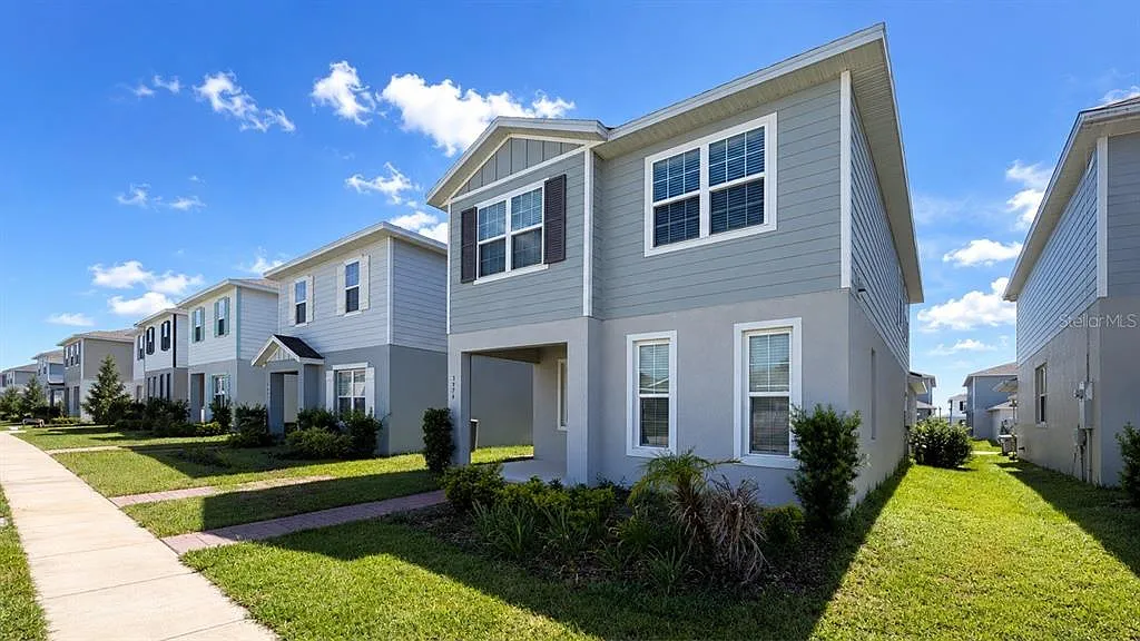 3 bed, 2.5 bath, 1883 sqft, $2,450 — Photo 2