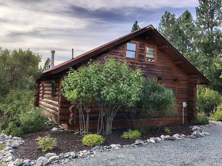258 Garrison Dr — Photo 2