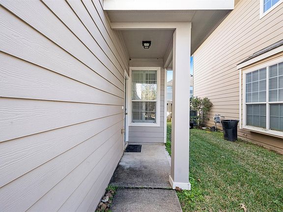 2nd image of 25211 Bentley Glen Ln