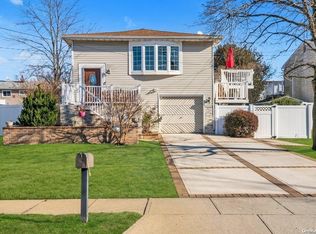 66 Roosevelt Blvd, Massapequa, NY 11758