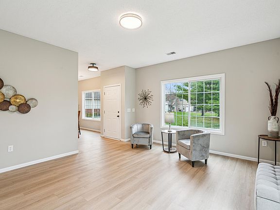 4th image of 15735 France Way #1411
