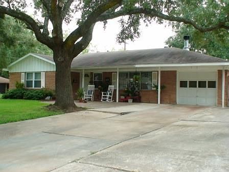 1st image of 626 Borden St