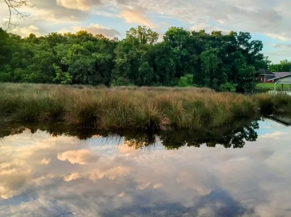 5114 Bay St, Pascagoula, MS 39567