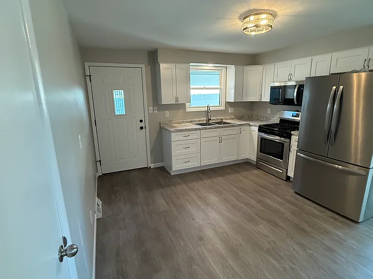 1111 E Moneta Ave #A — Photo 4