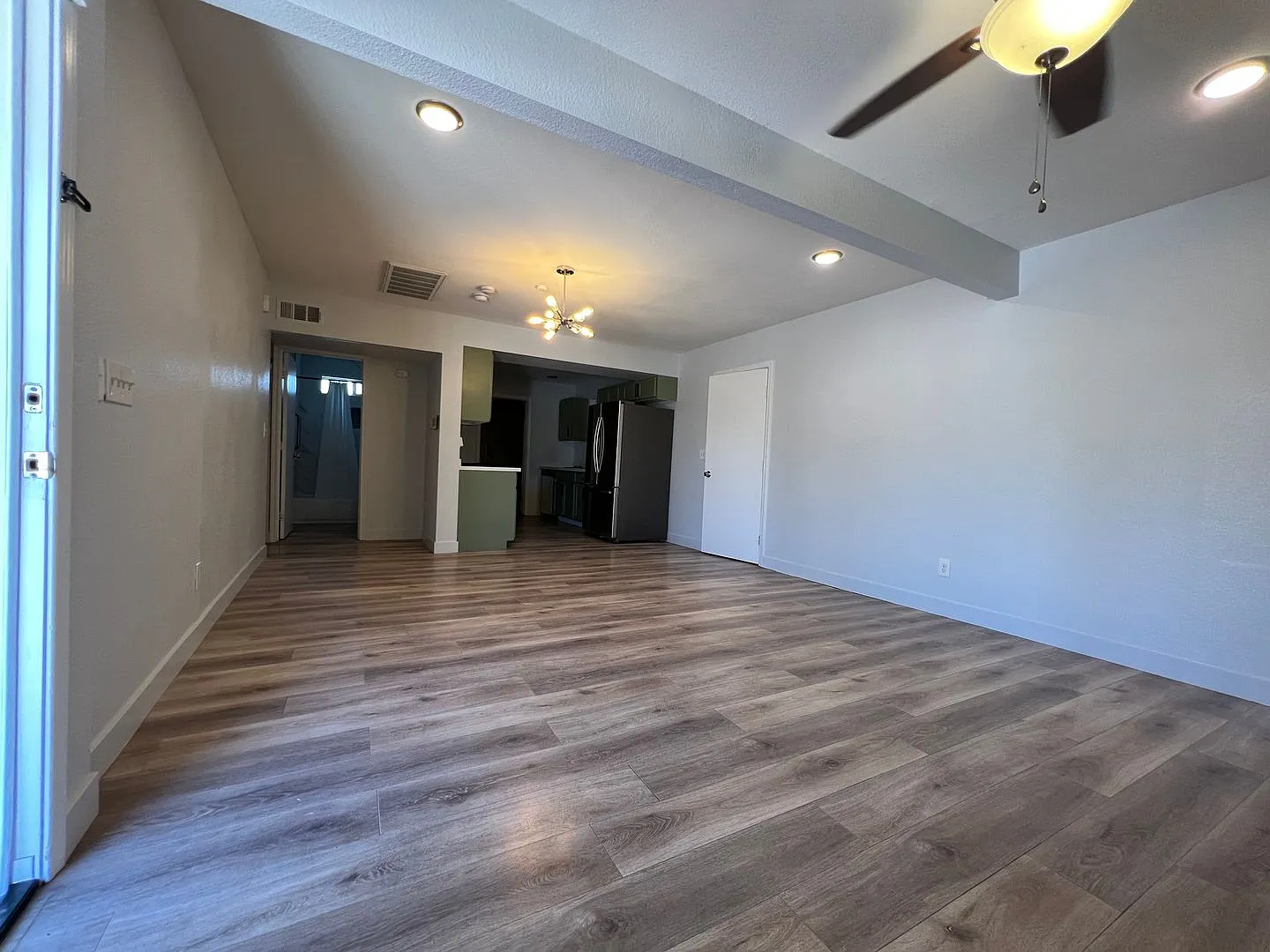 Modern Gated Home with Designer Finishes on Large Corner Lot — Photo 2