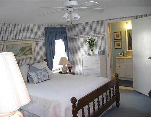 5th image of 23 Village Green Dr