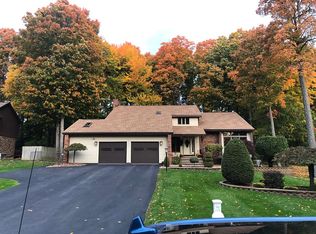 24 Ironwood Rd, New Hartford, NY 13413