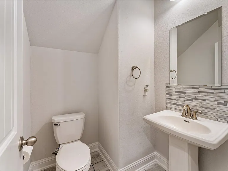 7623 Water Glen Ln — Photo 14
