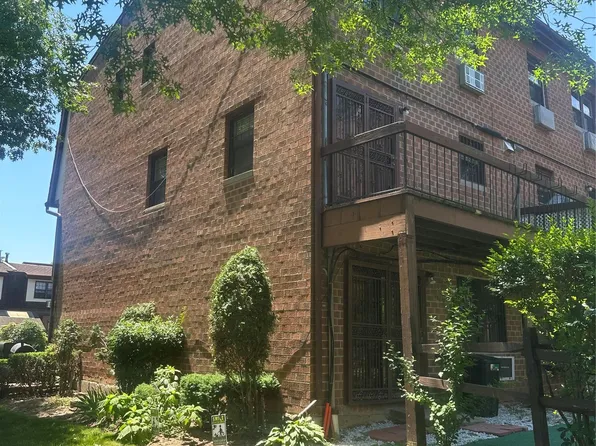 120-25 Ketch Court, College Point, NY 11356