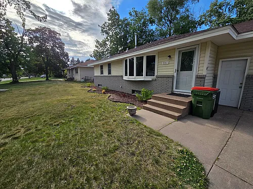 841 Lund Ave NE Photo 1