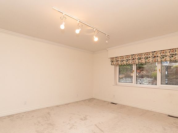 2nd image of 770 King Georges Way