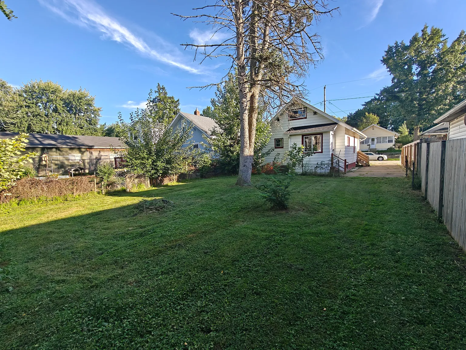 3 bed, 907 sqft, $1,175 — Photo 3