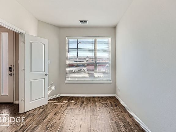 5th image of 301 Lamar St #7