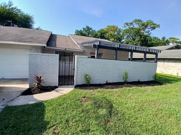 3302 Tompkins Dr, Baytown, TX 77521
