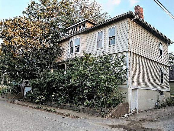 3rd image of 115 E Charlotte Pl