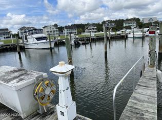 409 Island Dr #70, Beaufort, NC 28516