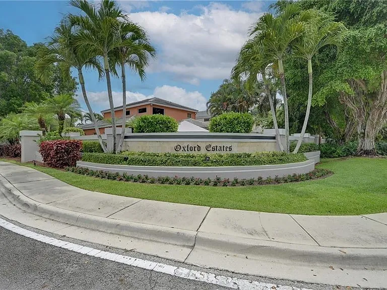 8171 Hampton Wood Dr — Photo 36