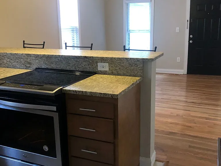1282 Hunter Ave — Photo 8