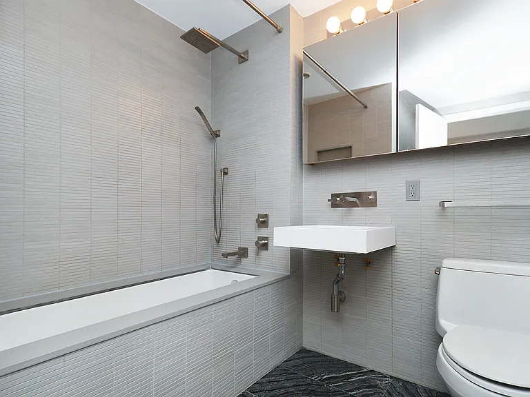 250 Bedford Ave #157401 — Photo 6