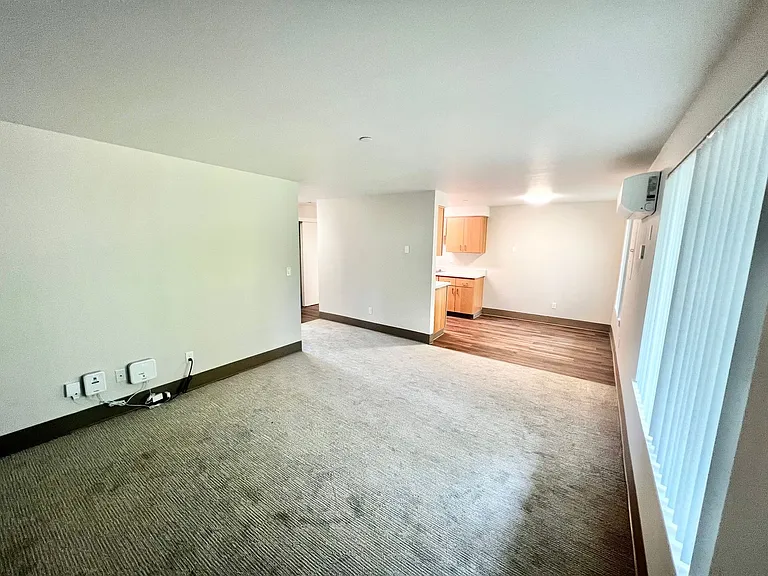 Cougar Creek Apartments — Photo 5