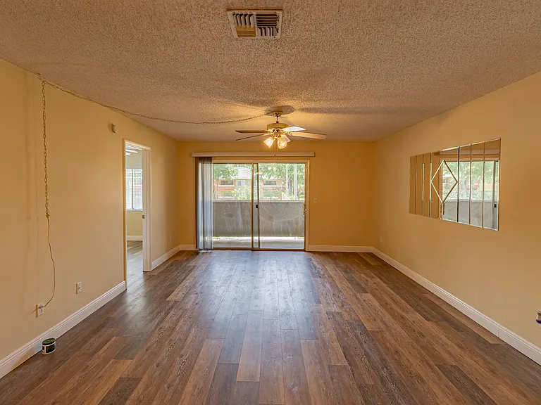 632 Kenwick Cir #202 — Photo 2