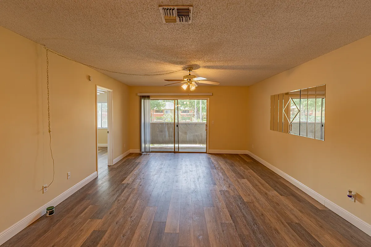 Building Photo - 632 Kenwick Cir #202