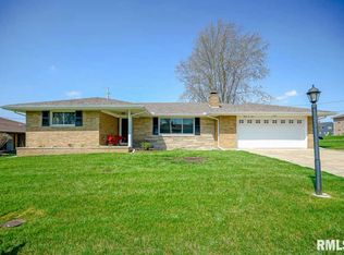 1503 Bobolink Dr, Washington, IL 61571
