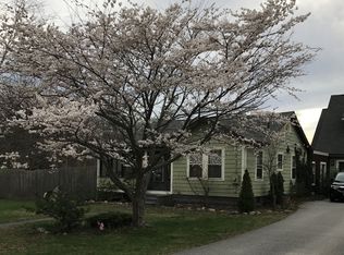 41 Spring Grove Ave, Warwick, RI 02889