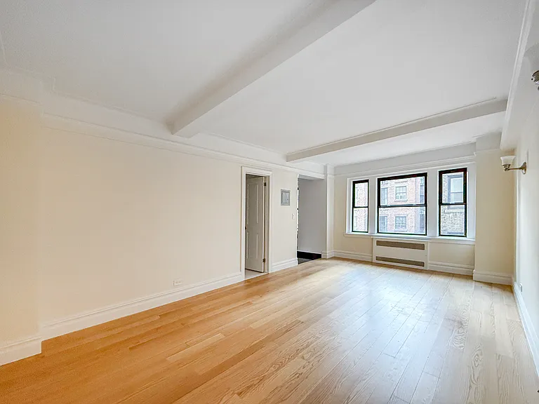 95 Christopher St #4B — Photo 1