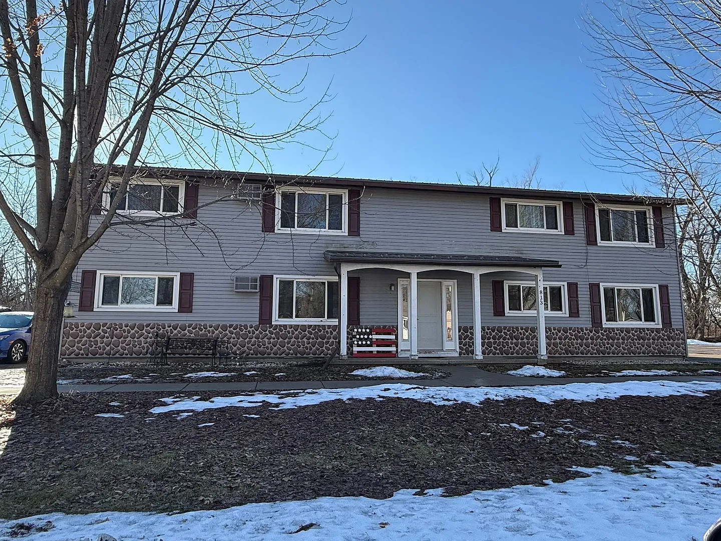 815 Elm St — Photo 1