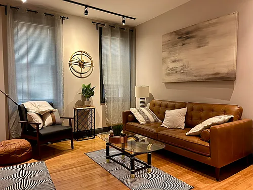 225 E King St #1 Photo 1