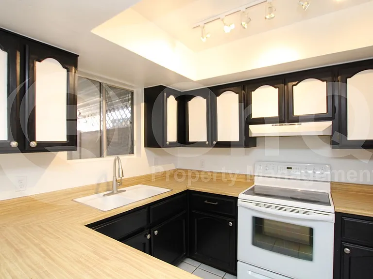 2211 W Turney Ave #B — Photo 2