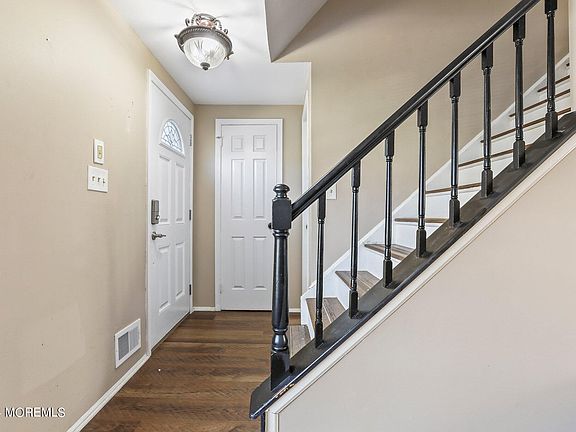 4th image of 29 Byrnes Ln W