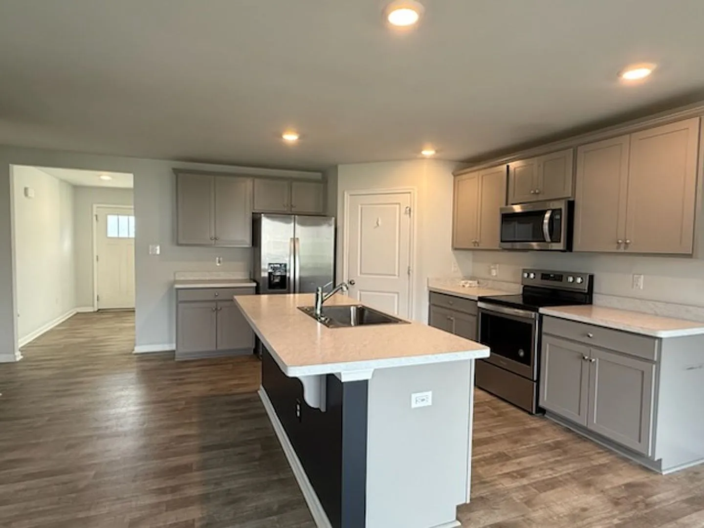Coming Soon! Gorgeous Home In The Arbors Of New Kent — Photo 2