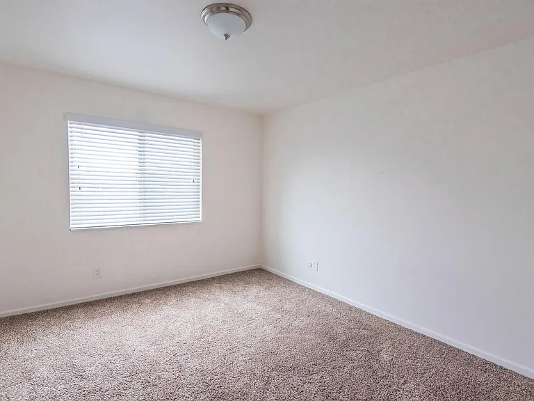 Lakemont Apartments — Photo 44