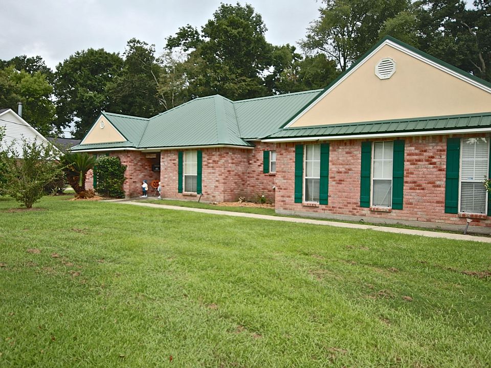 1st image of 43256 W Pond Dr