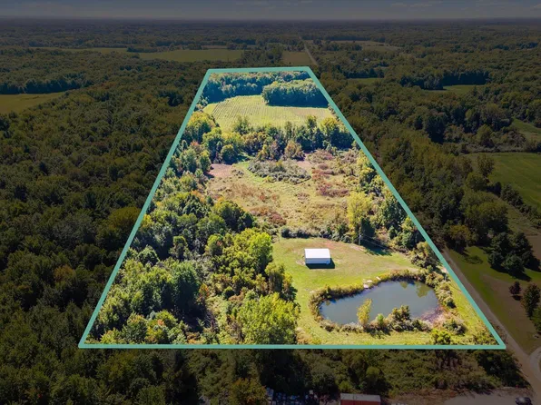 555 34th St, Gobles, MI 49055