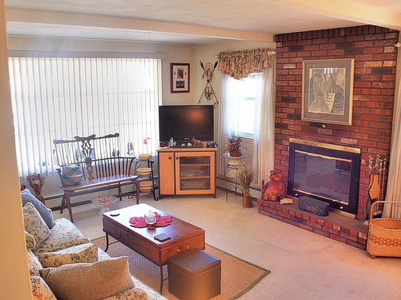 5th image of 228 Lynnfield St