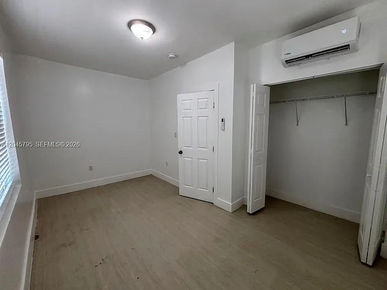 1051 NW 2nd St #15 — Photo 5