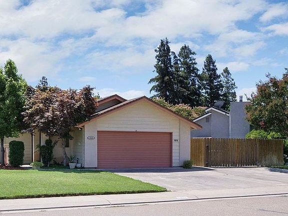 3rd image of 1812 Burgundy Dr
