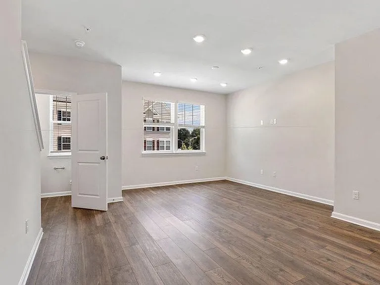 7104 Delegate Pl — Photo 12