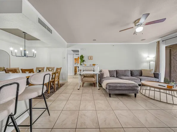 4554 E Paradise Village Pkwy N Unit 140, Phoenix, AZ 85032