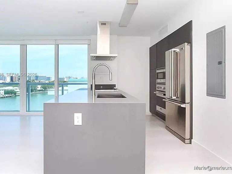 9821 E Bay Harbor Dr #706 — Photo 6
