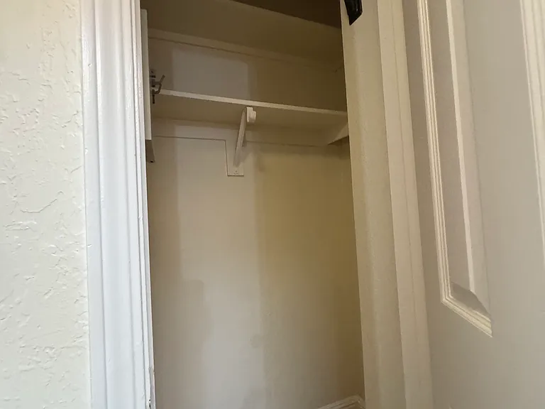 25912 Hayward Blvd — Photo 25