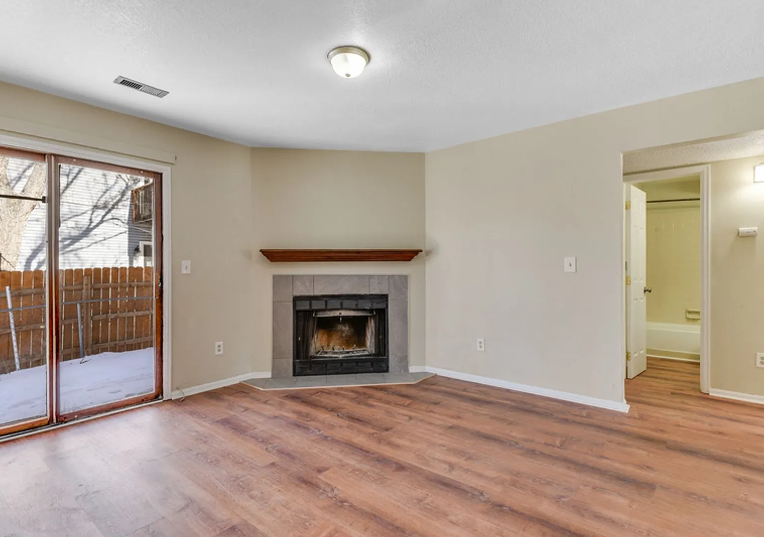 2BD/1BA in Park Hill Neighborhood! — Photo 3