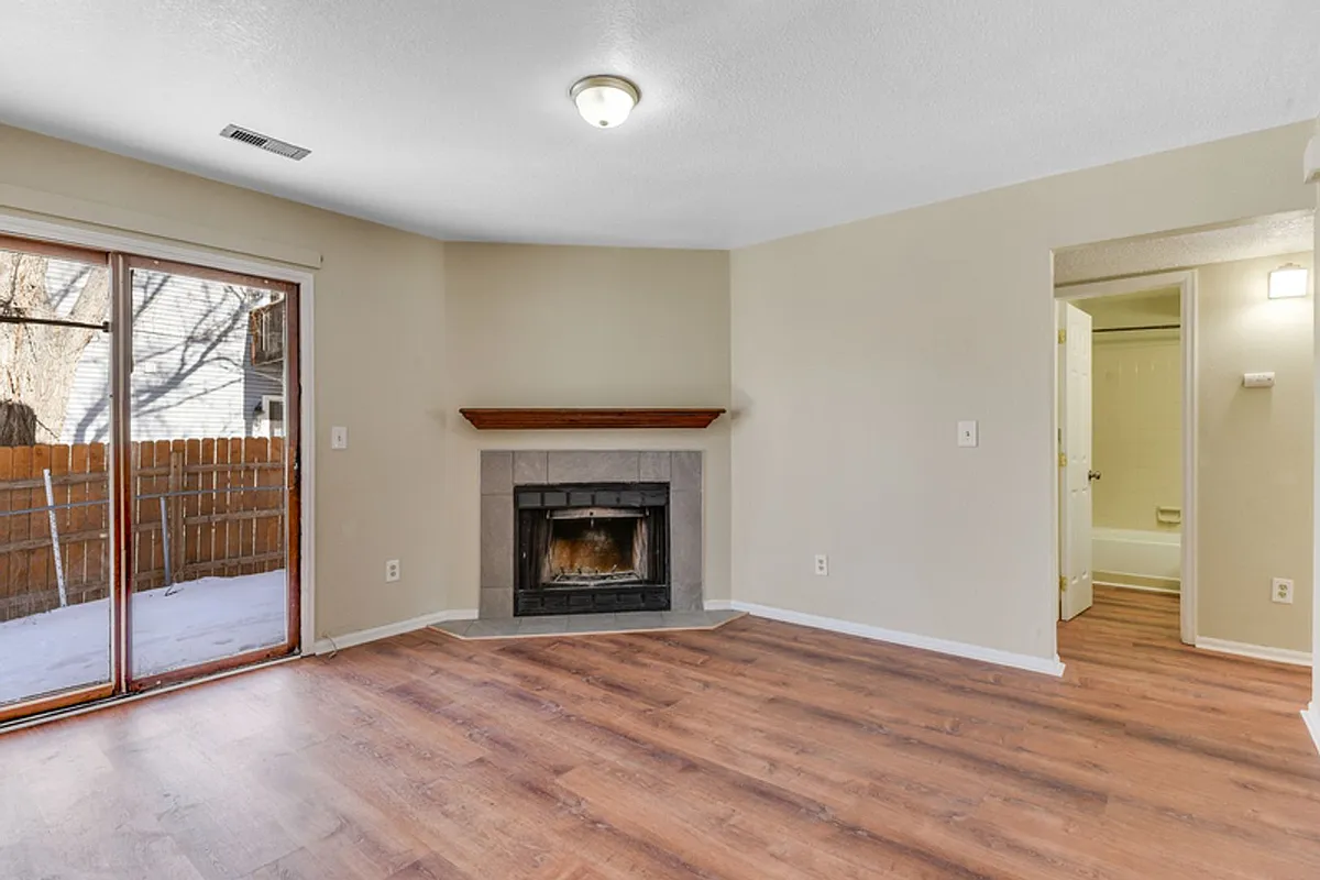 Building Photo - 1168 Mazatlan Cir #C