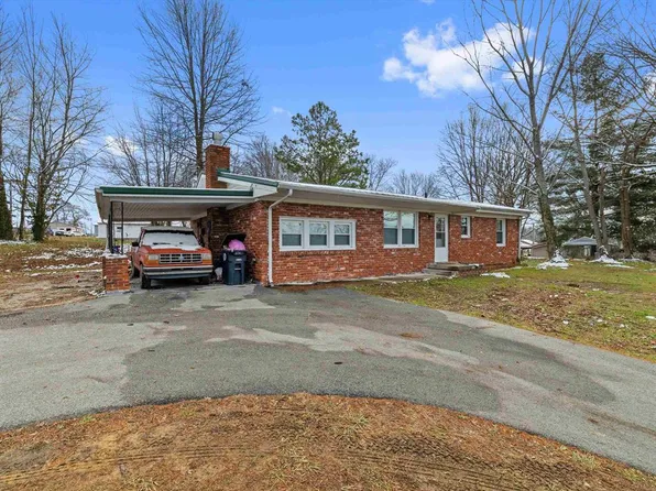 708 Elm St, Cloverport, KY 40111