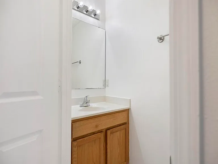 981 SW McElroy Ave — Photo 36